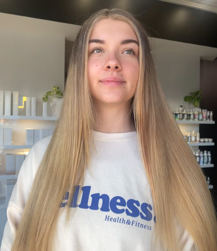 hairdresser customer image blonde