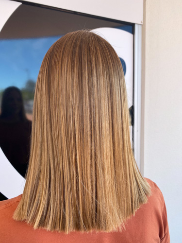 hairdresser customer image straight hair